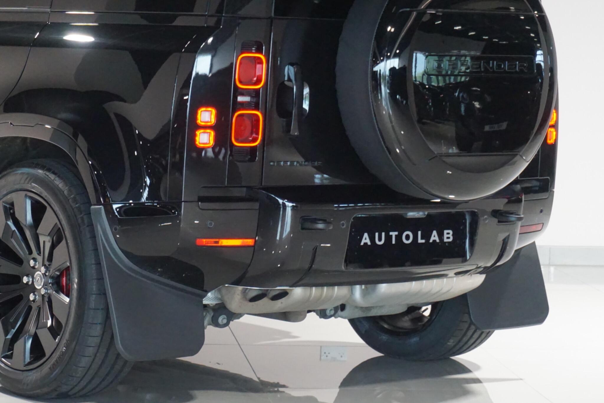 Land Rover Defender 110 3.0 D300 MHEV X-Dynamic HSE Hard Top SUV 5dr Diesel Auto 4WD MWB Euro 6 (s/s) (300 ps)
